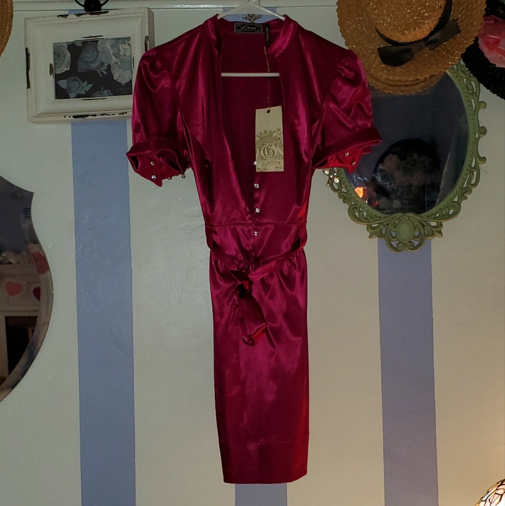 NWT Small GUESS PINK SATIN DRESS. GORGEOUS Tie waist crystal buttons